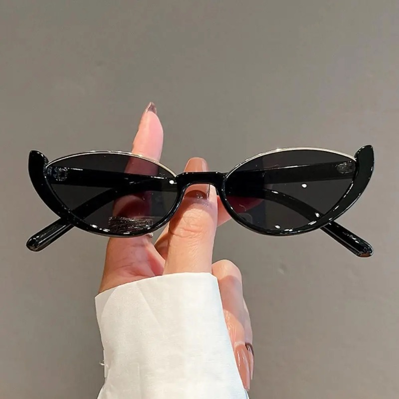 Vintage Fashion Shop - Vintage Small Cat Eye Sunglasses for