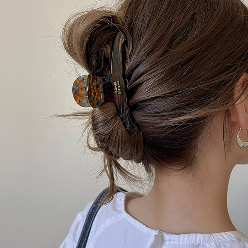 Vintage Fashion Ai - 1pc Fashionable High-End Half-Hair Clip Tea