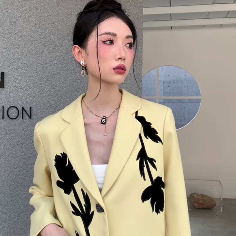 Vintage Fashion Club - Autumn and Winter Rose Velvet Patch