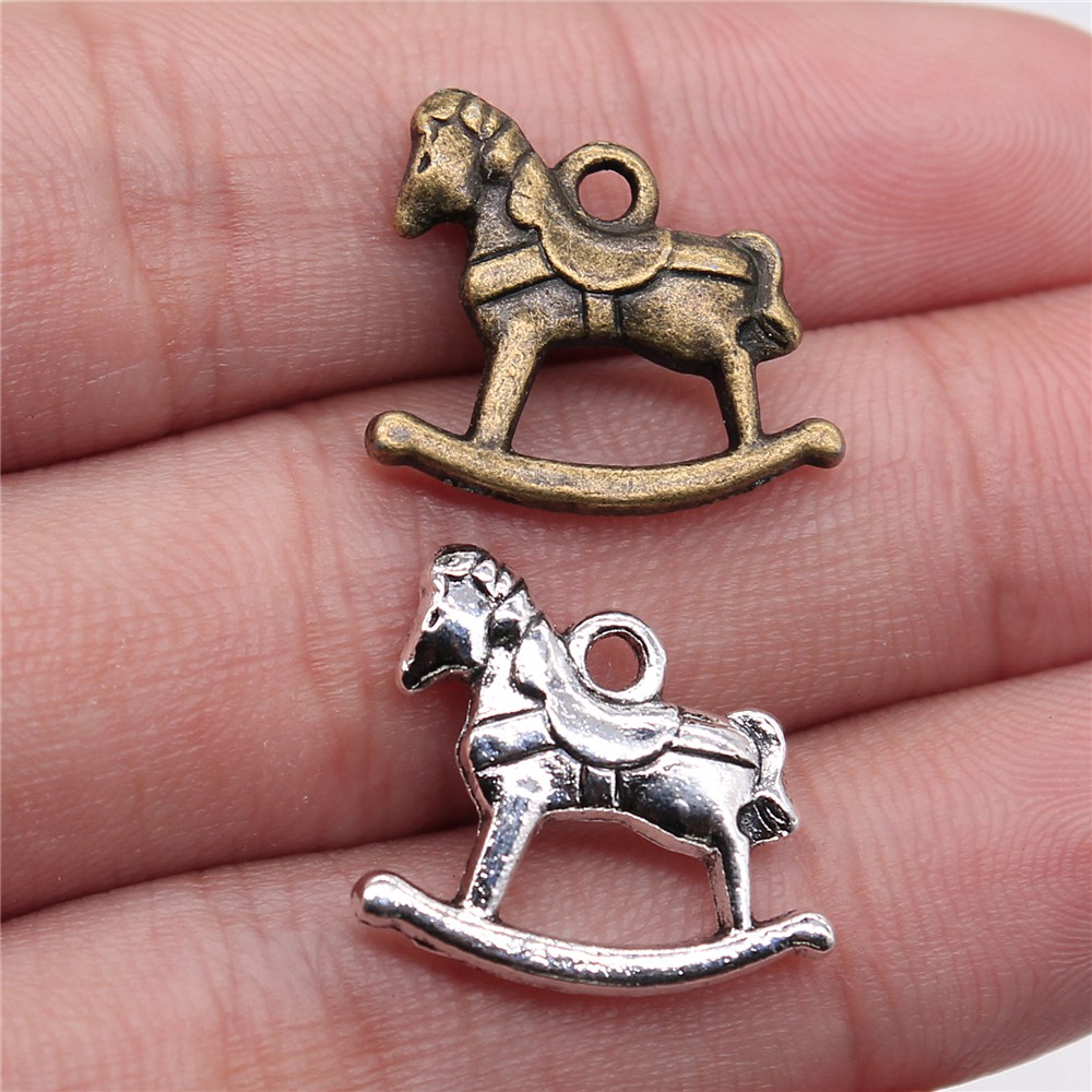 WYSIWYG 4pcs Charms Accessorie - Vintage Fashion Toys avis et prix