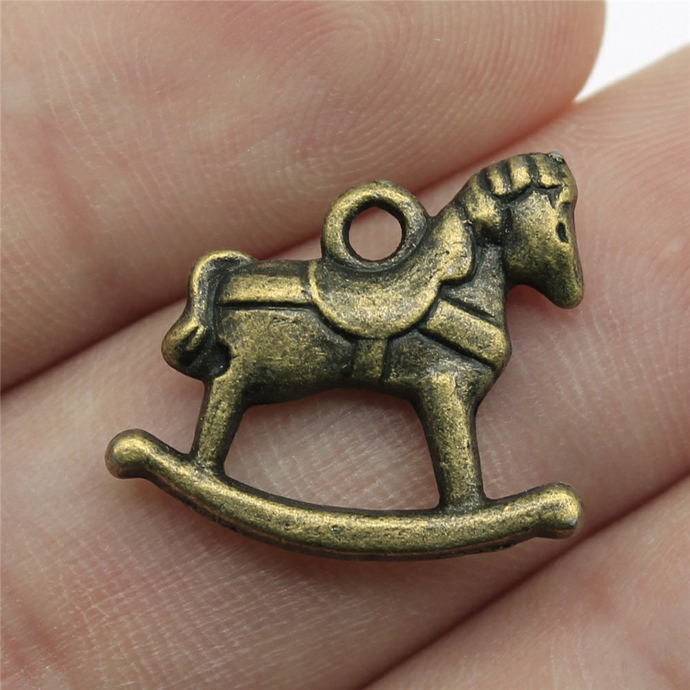 WYSIWYG 4pcs Charms Accessorie - Vintage Fashion Toys avis et prix