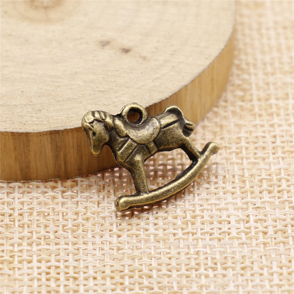 WYSIWYG 4pcs Charms Accessorie - Vintage Fashion Toys avis et prix