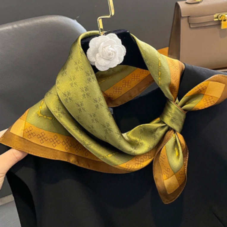 Luxury Vintage Silk Scarf Wome - Vintage Fashion Ai avis et prix