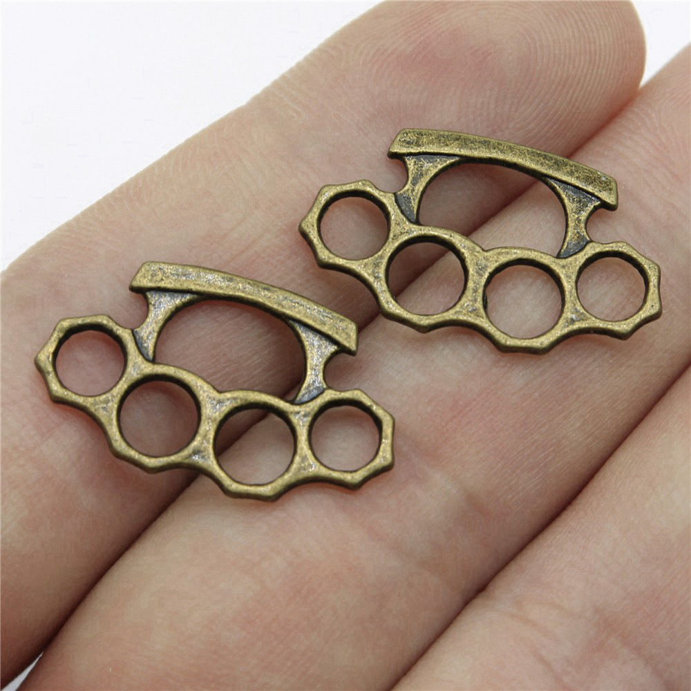Fighting War Charms Pendant Ch - Vintage Fashion Stuff avis et prix