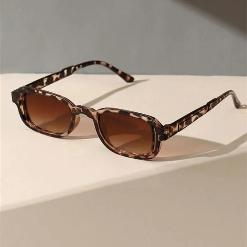 Luxurious Rectangle Sunglasses - Vintage Fashion Brands avis et prix