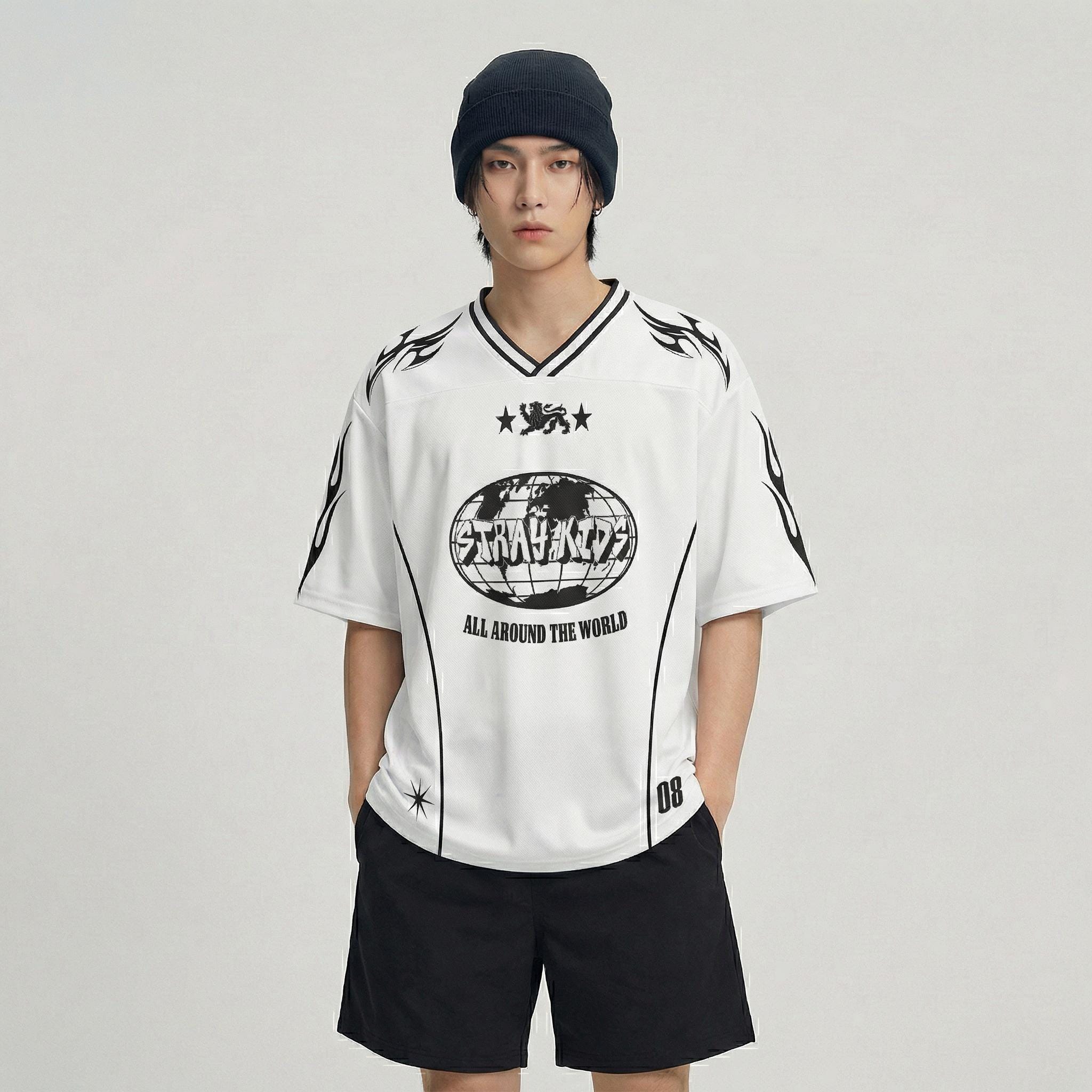 Stray Kids All Around The Worl - Vintage Fashion Toys avis et prix