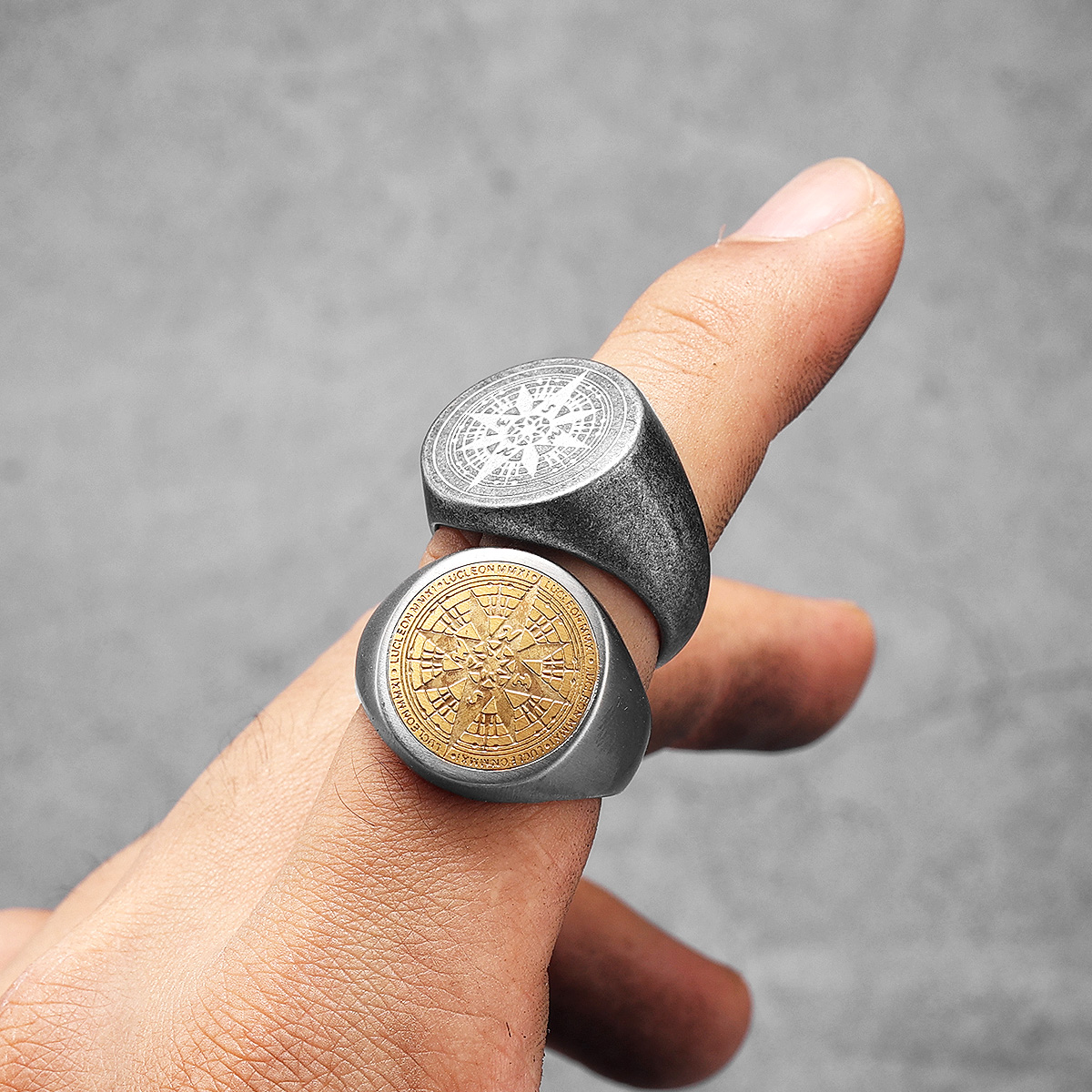 Simple Compass Men Rings Stain - Vintage Fashion Stuff avis et prix
